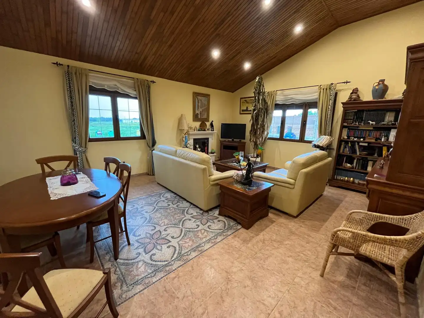 Sala de estar de Casa o chalet en venta en Cuéllar con Calefacción, Jardín privado y Terraza