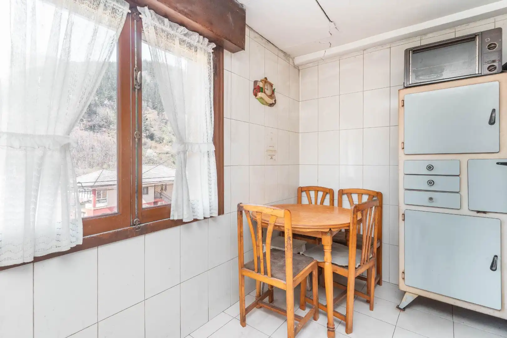 Cuina de Casa o xalet en venda en Cangas del Narcea amb Calefacció, Jardí privat i Terrassa
