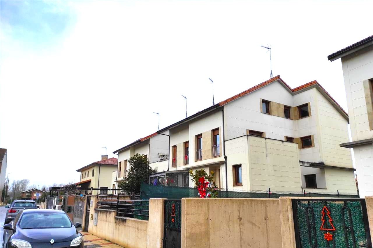 House or chalet for sale in LAS LAGUNAS, Sariegos