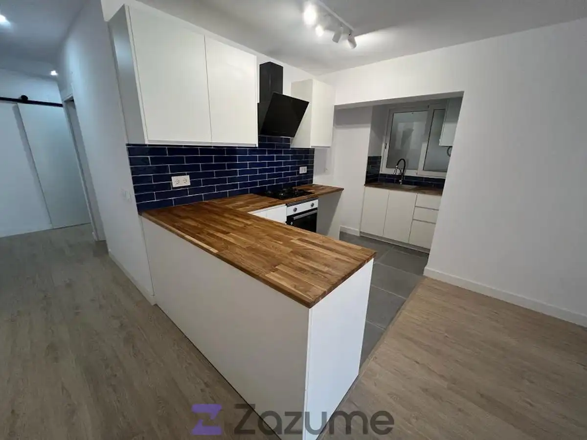 Appartamento con terrazza in affitto a C/ de Pere Martell, imagen 3