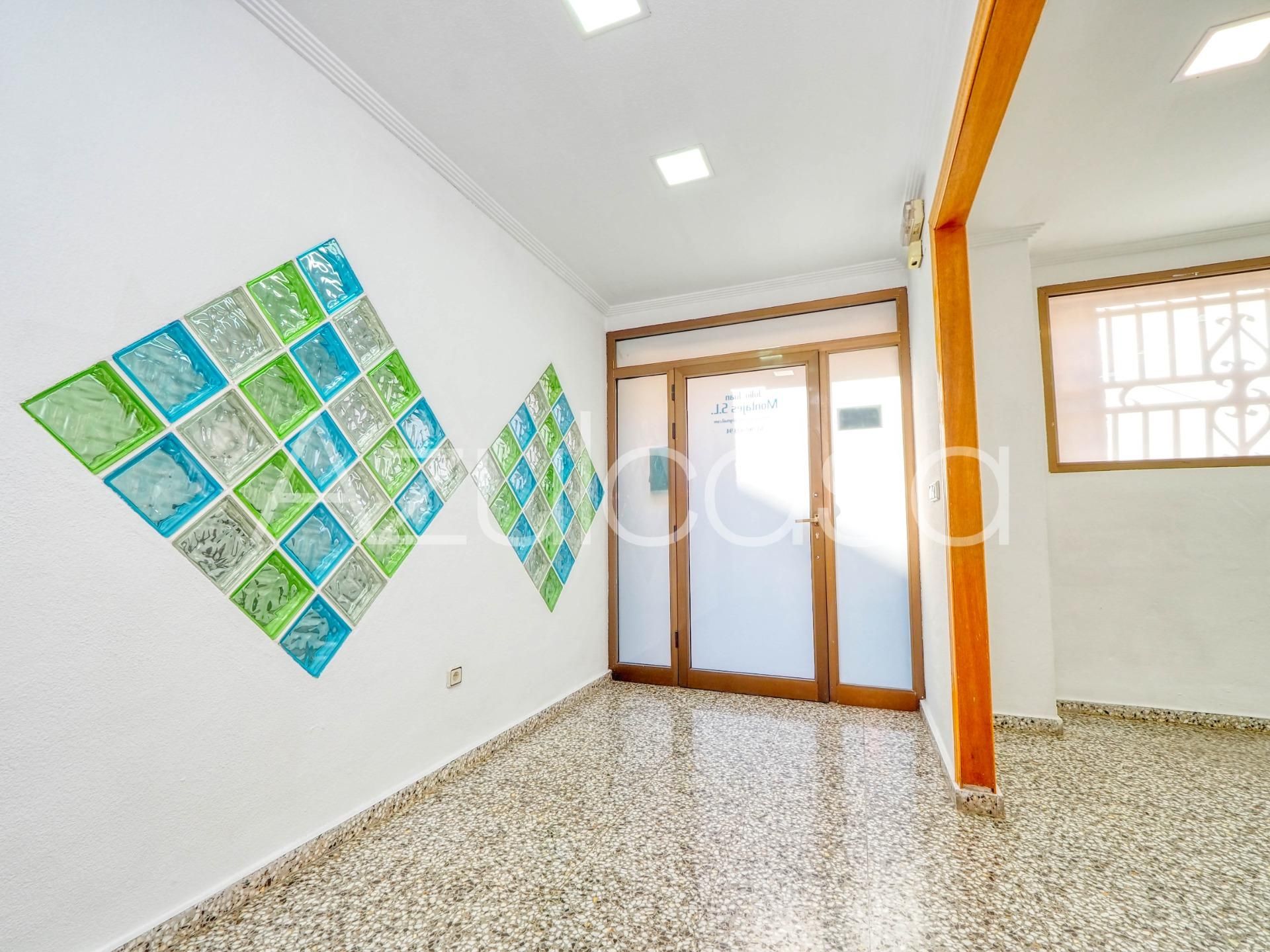 Local en venta en Alicante / Alacant con Aire acondicionado