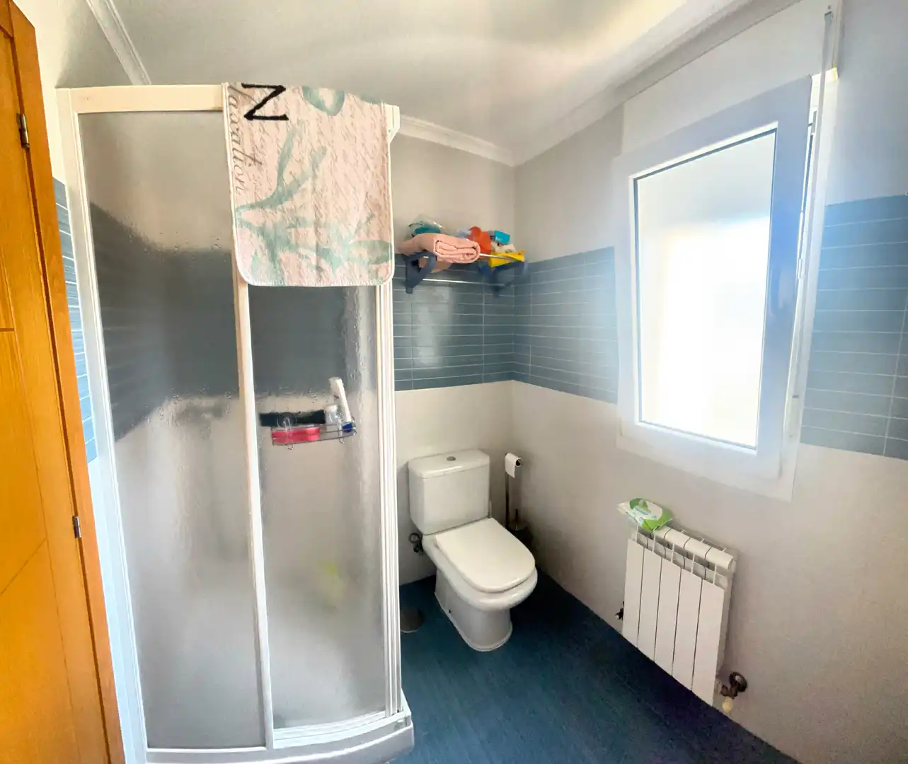 Baño de Piso de alquiler en Foz con Calefacción, Parquet y Amueblado