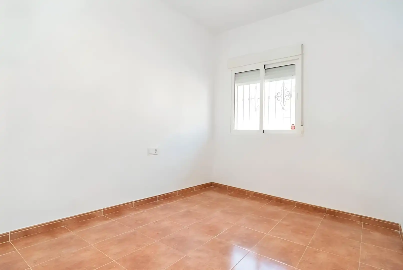 Dormitori de Pis en venda en Motril amb Terrassa i Moblat