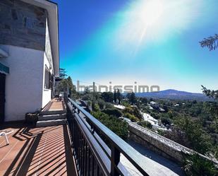 Vista exterior de Casa o xalet en venda en Miraflores de la Sierra amb Calefacció, Jardí privat i Terrassa