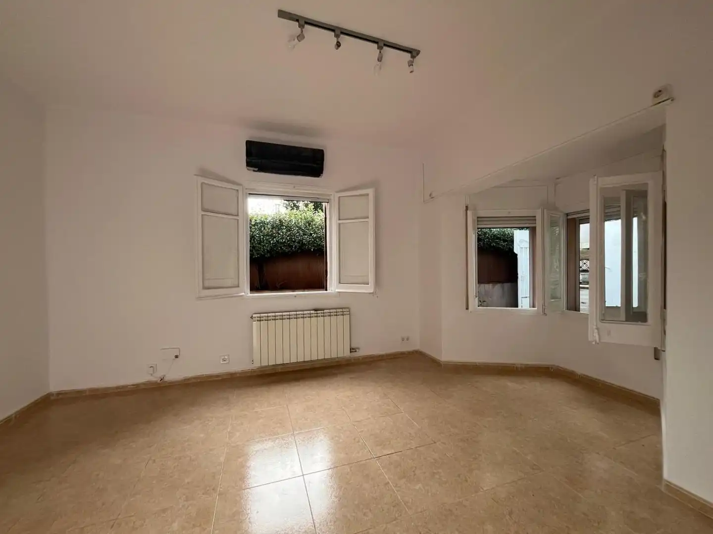 Sala d'estar de Casa o xalet en venda en Sant Cugat del Vallès