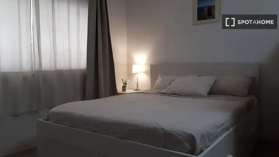 Bedroom of Apartments for share in Madrid  with Air Conditioner, Terrace and Furnished
