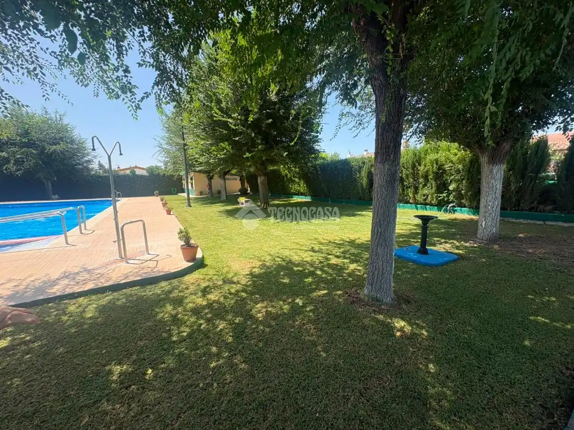 Casa o xalet en venda en Espartinas amb Aire condicionat, Piscina i Piscina comunitària