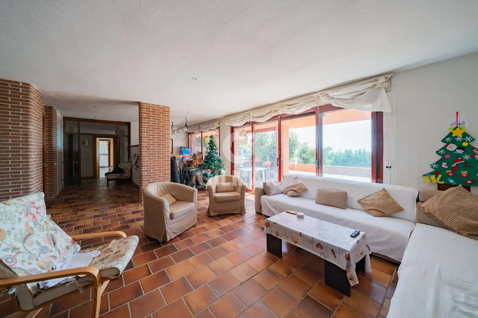Sala de estar de Casa o chalet en venta en San Lorenzo de El Escorial con Calefacción, Jardín privado y Piscina