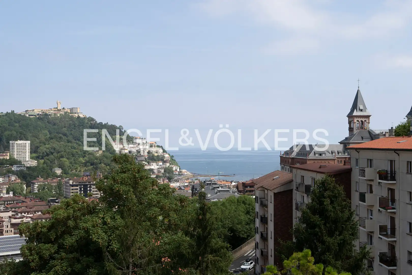 Flat for rent in Manuel Vázquez Montalbán Kalea, Aiete