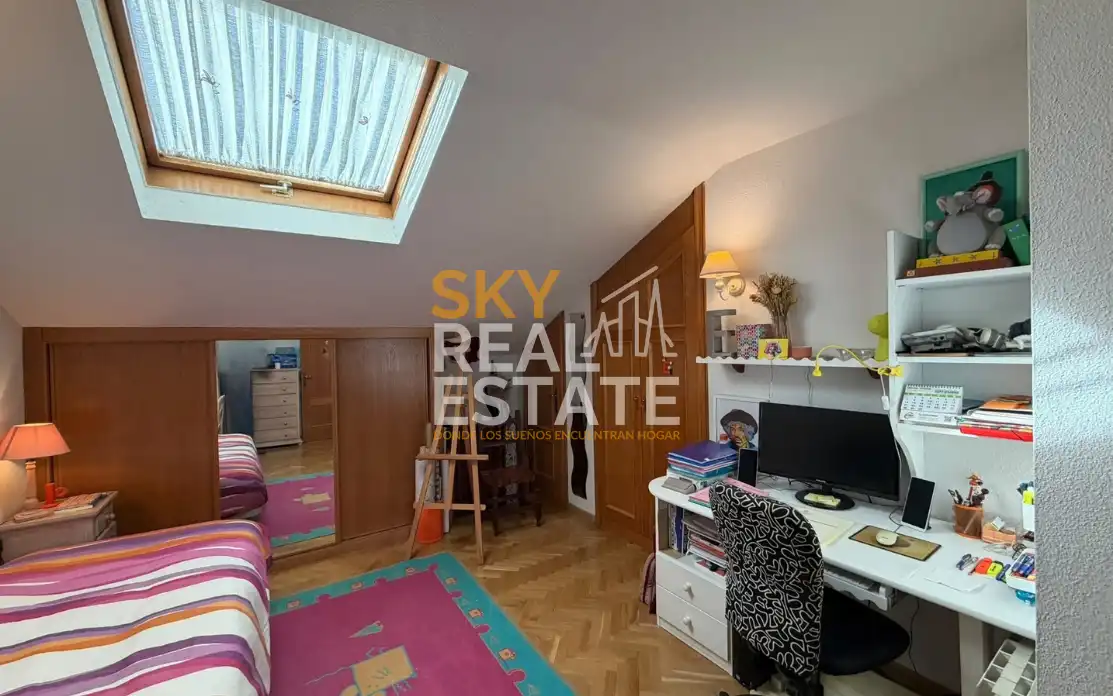 Schlafzimmer von Dachboden zum Verkauf in Centro