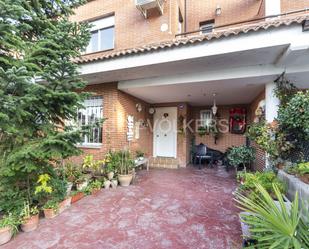 Exterior view of House or chalet for sale in Fuente El Saz de Jarama  with Air Conditioner, Heating and Private garden