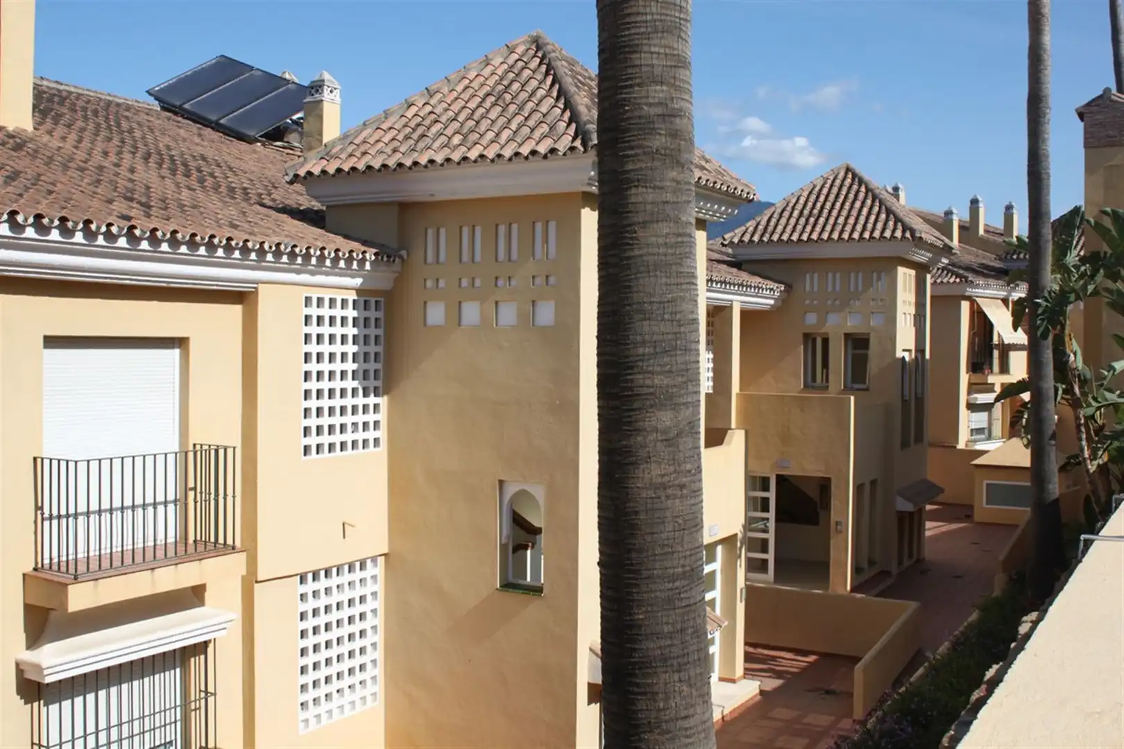 Vista exterior de Apartamento en venta en Marbella con Aire acondicionado y Terraza