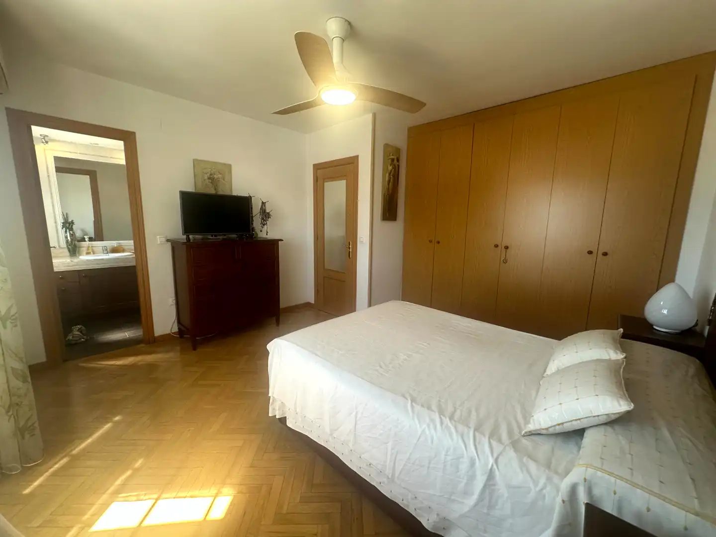 Schlafzimmer von Einfamilien-Reihenhaus zum Verkauf in Algete mit Klimaanlage, Heizung und Privatgarten