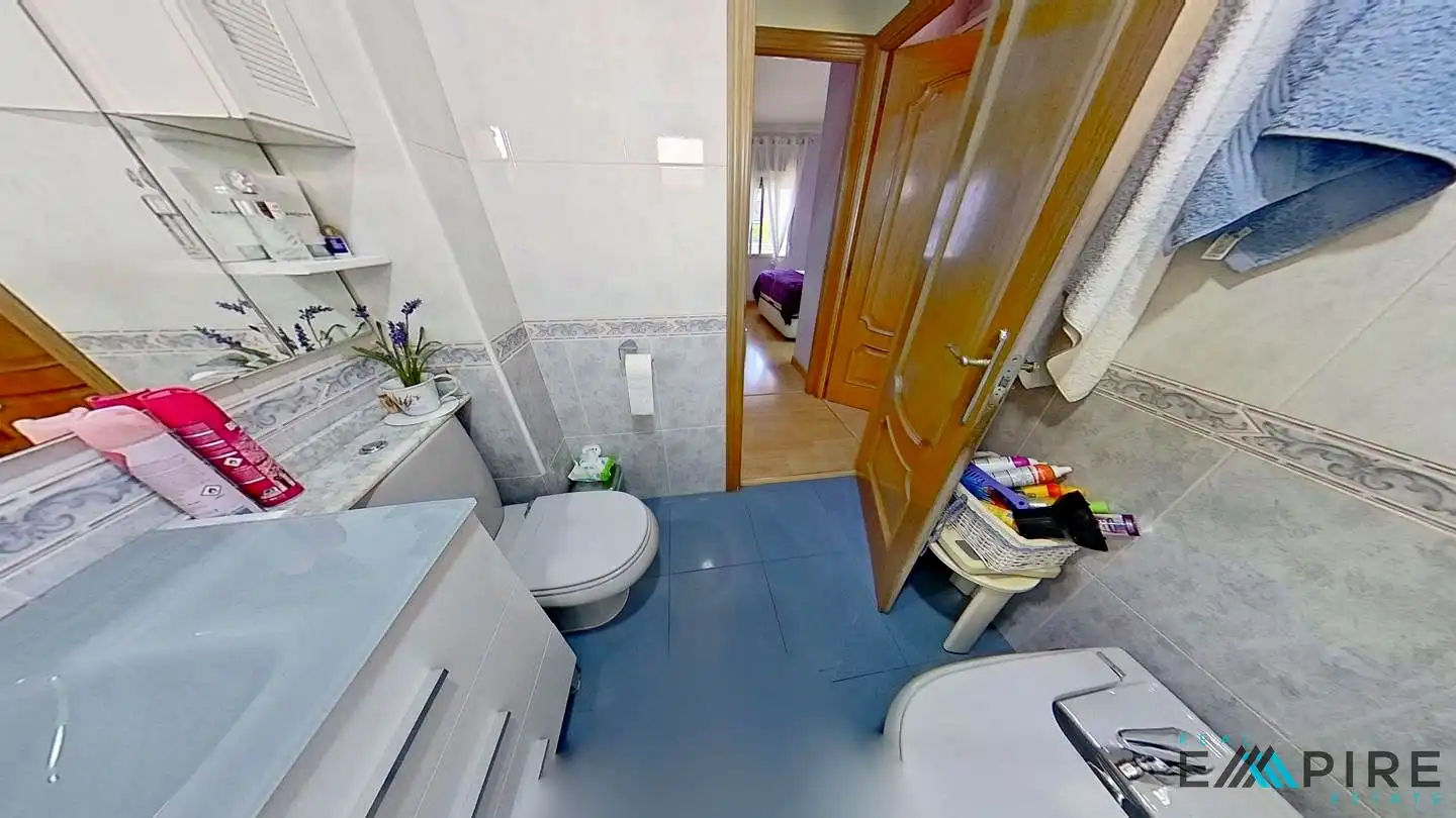 Baño de Piso en venta en Parla con Aire acondicionado, Calefacción y Terraza