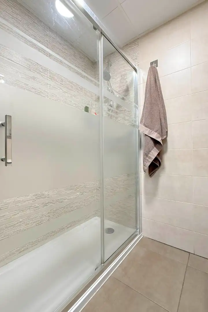 Bathroom of Flat for sale in Móstoles  with Air Conditioner, Heating and Terrace