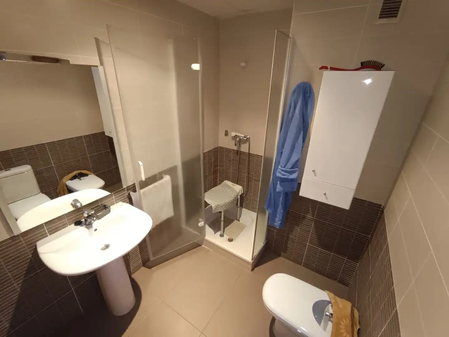 Badezimmer von Dachboden zur Miete in Vila-real mit Klimaanlage
