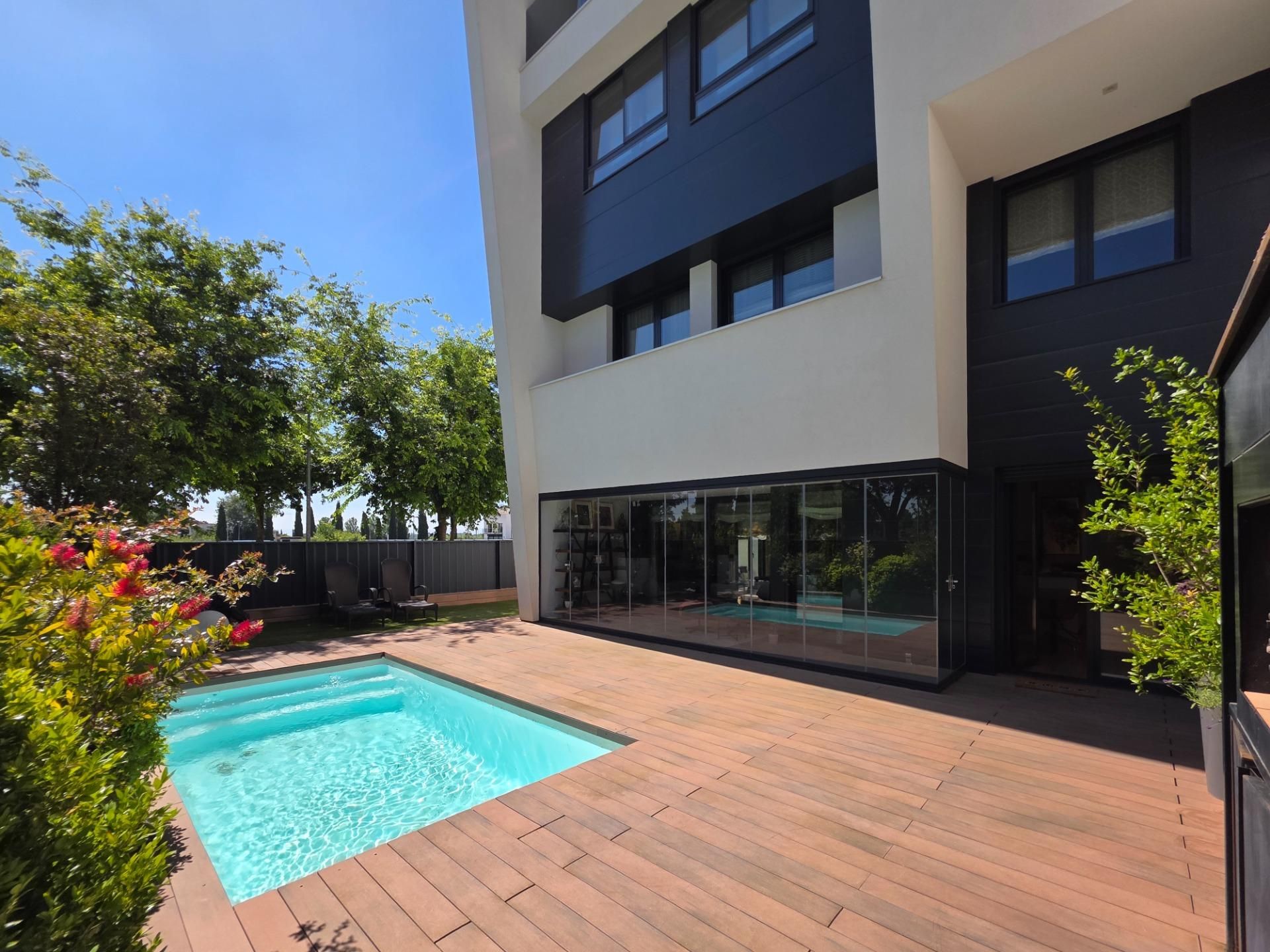 Swimming pool of Duplex for sale in  Lleida Capital  with Air Conditioner, Heating and Private garden