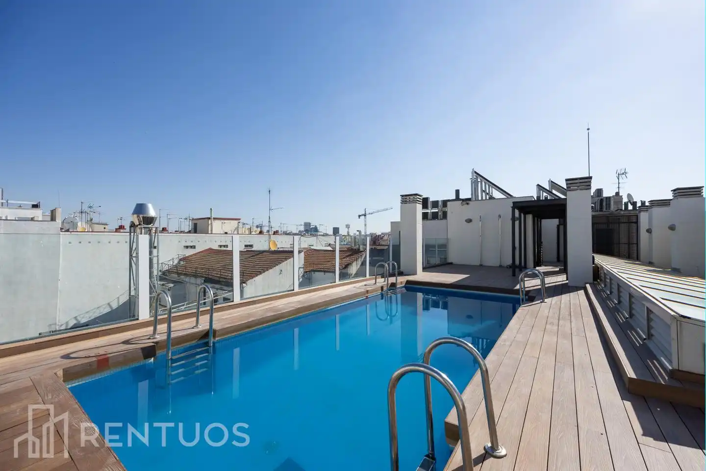 Schwimmbecken von Wohnung zur Miete in Madrid mit Klimaanlage, Parkett und Gemeinschaftspool