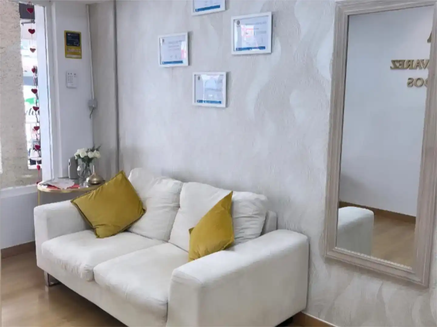 Wohnzimmer von Geschaftsraum zur Miete in Fuengirola mit Klimaanlage, Parkett und Möbliert