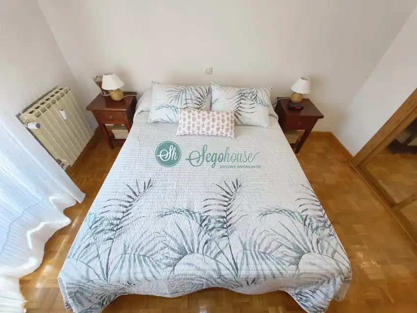 Habitación de Piso en venta en Segovia con Calefacción, Parquet y Terraza