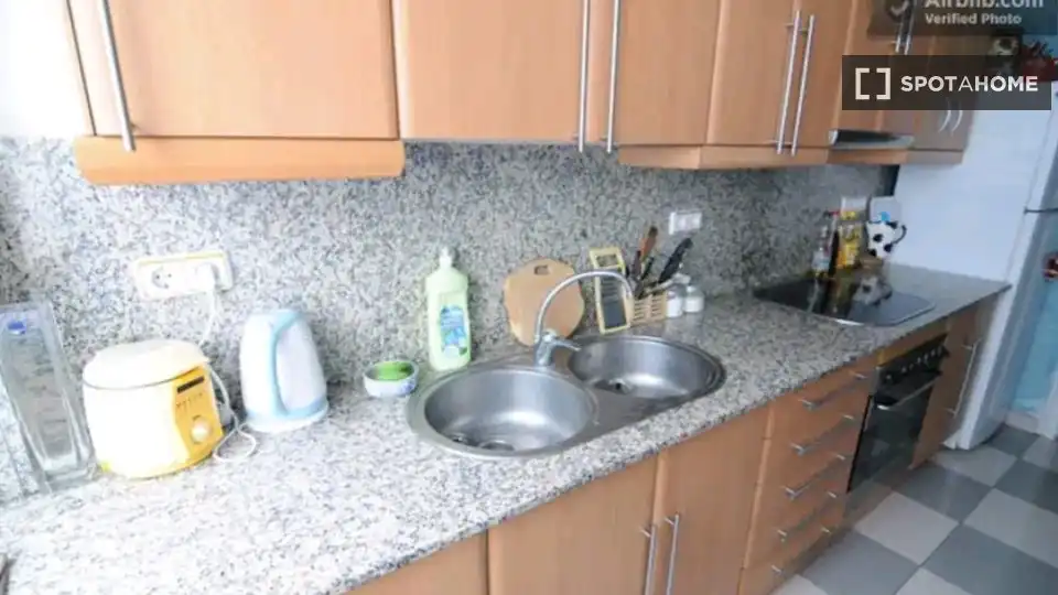 Habitación en Almeda - El Corte Inglés