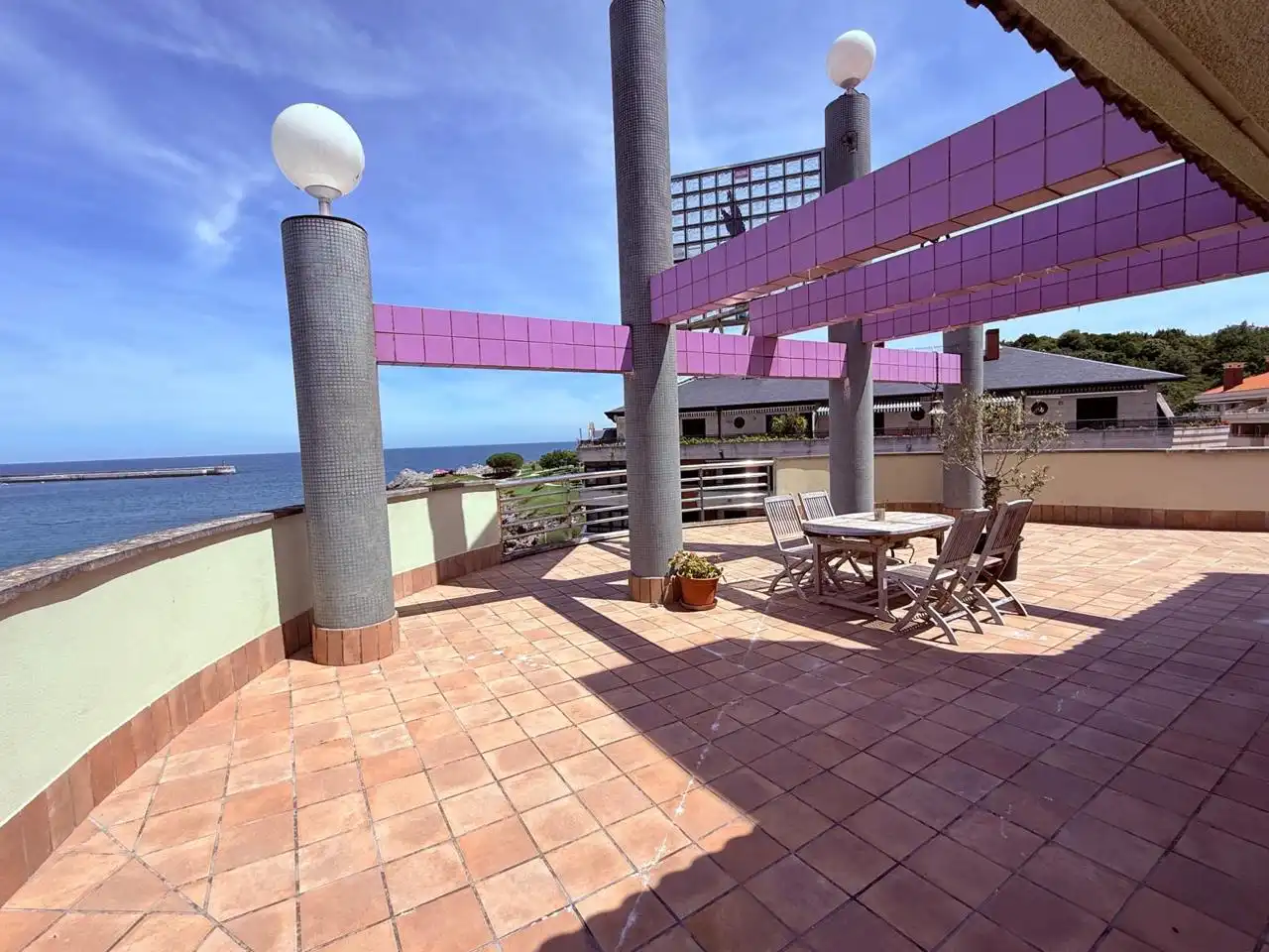 Terraza de Ático en venta en Castro-Urdiales con Calefacción, Parquet y Terraza