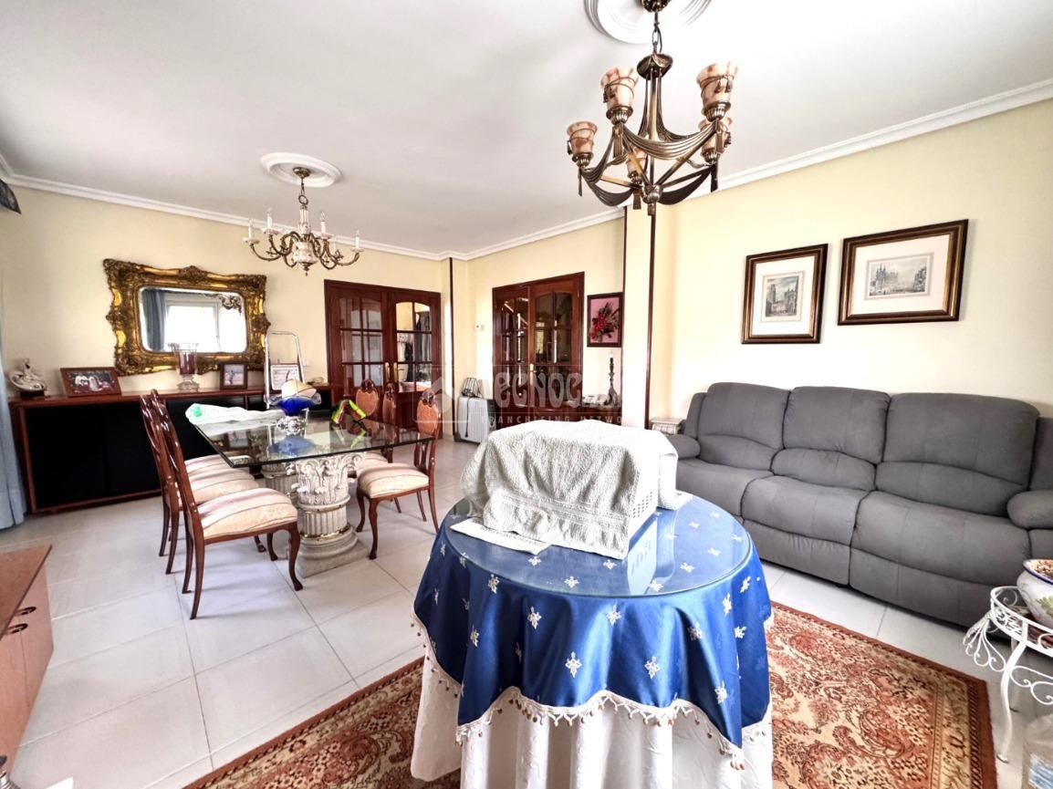 Living room of House or chalet for sale in Valladolid Capital  with Air Conditioner and Furnished
