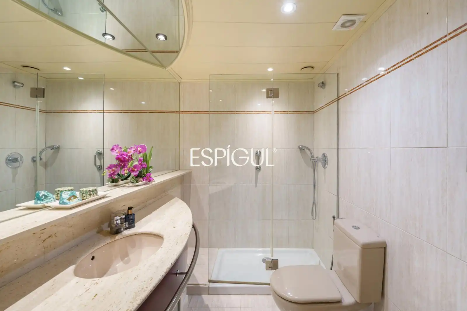 Baño de Piso de alquiler en Barcelona con Aire acondicionado, Calefacción y Terraza