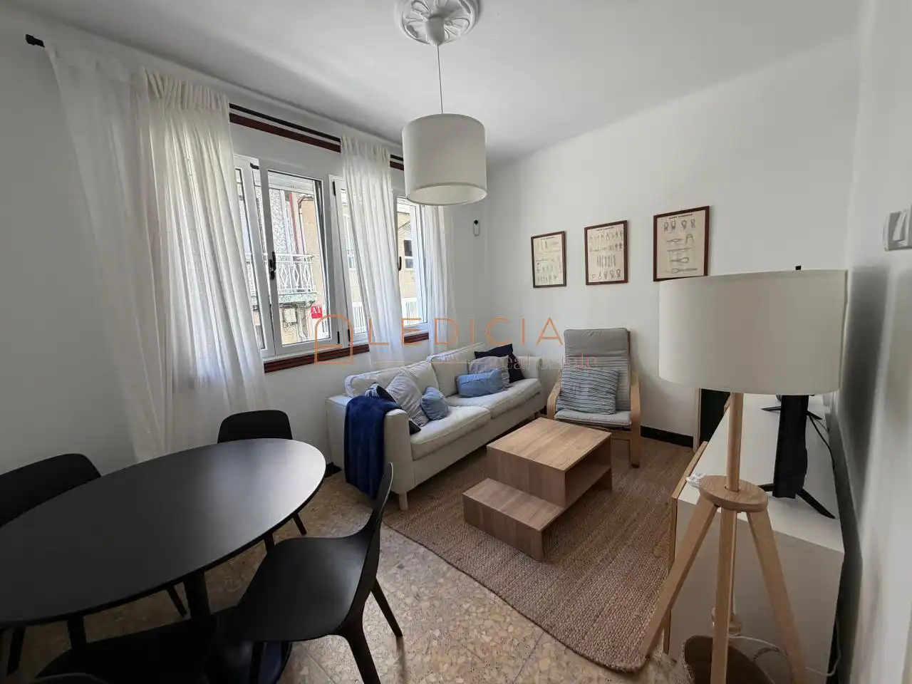 Sala de estar de Casa o chalet de alquiler en Cangas  con Calefacción, Jardín privado y Parquet