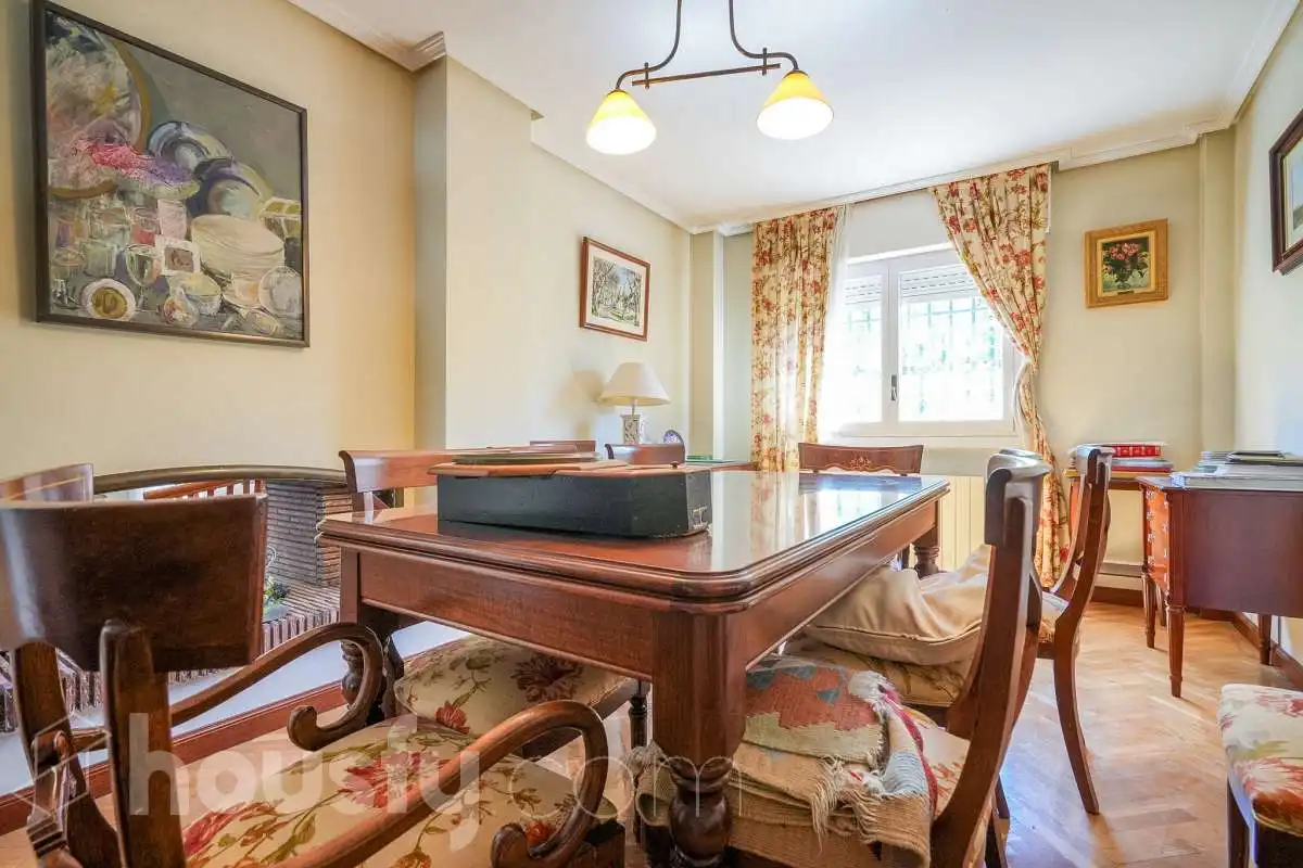 Dining room of Houses for sale in Madrid  with Air Conditioner, Heating and Private garden