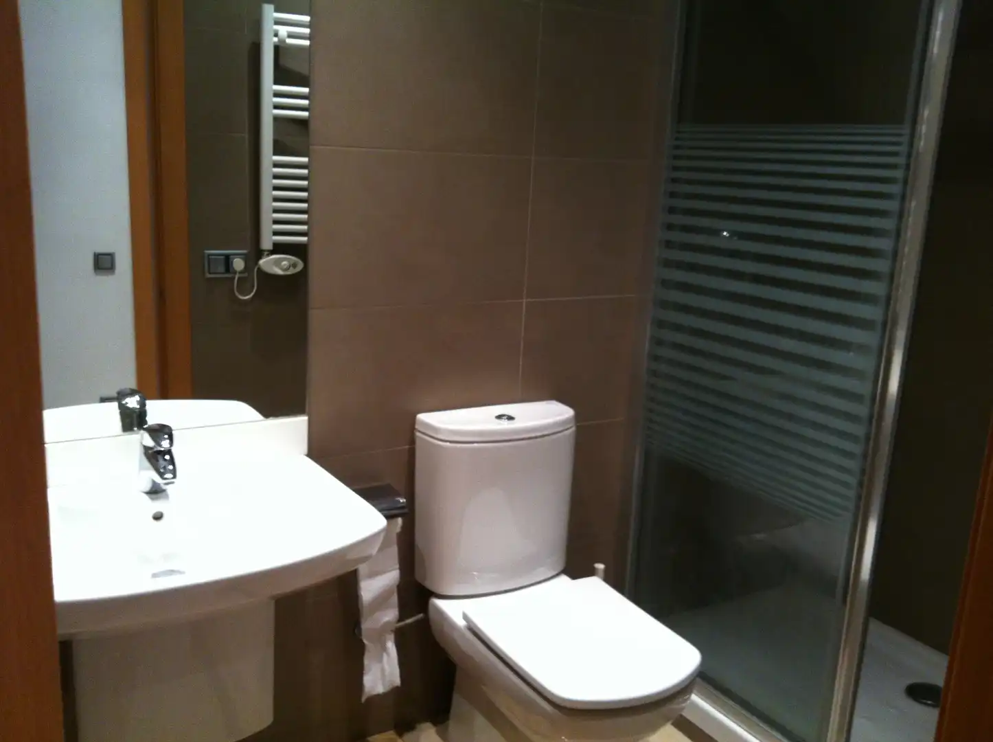 Baño de Piso de alquiler en Barcelona con Calefacción, Horno y Lavadora