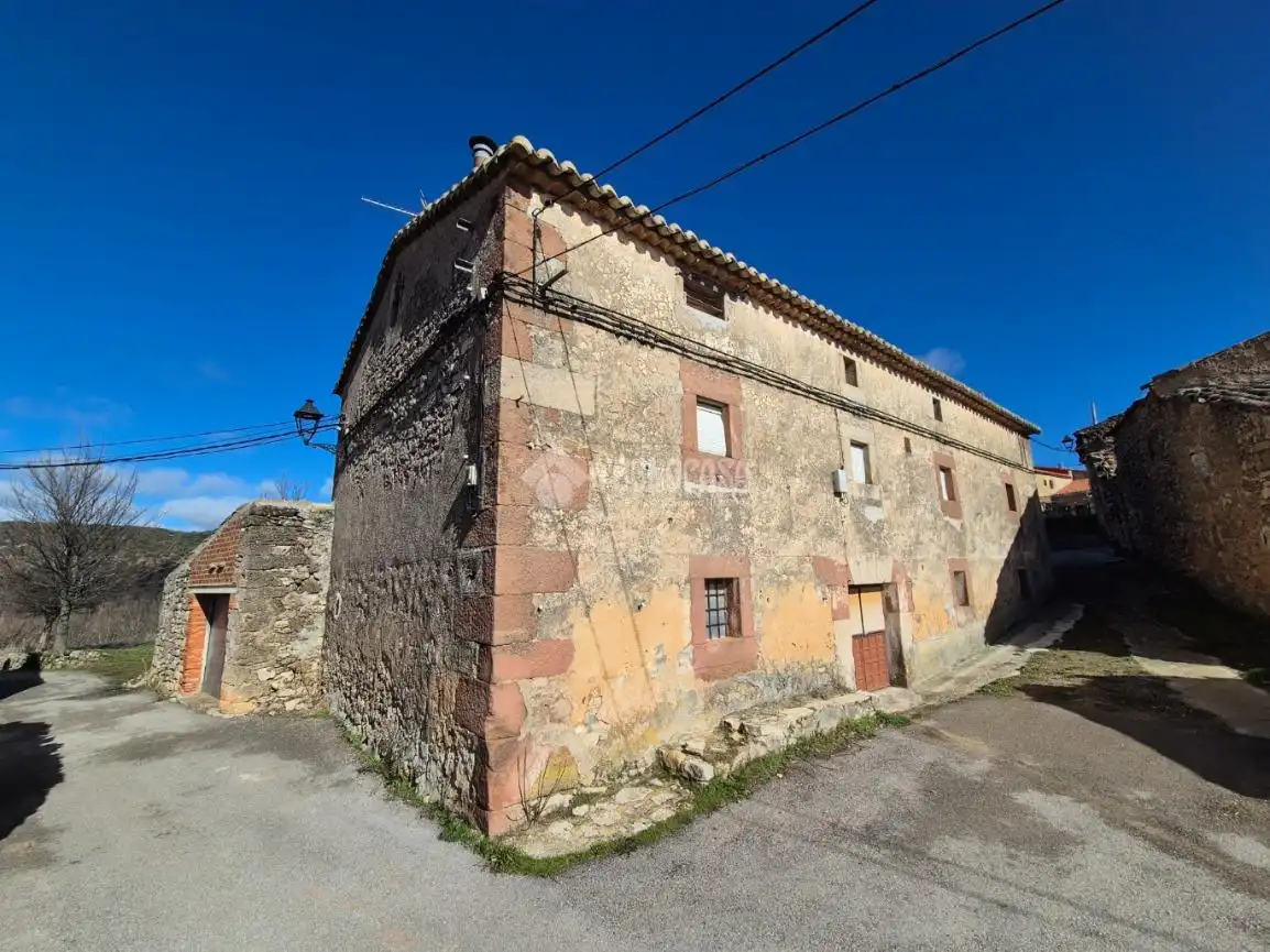 Vista exterior de Finca rústica en venda en Sigüenza amb Calefacció i Moblat