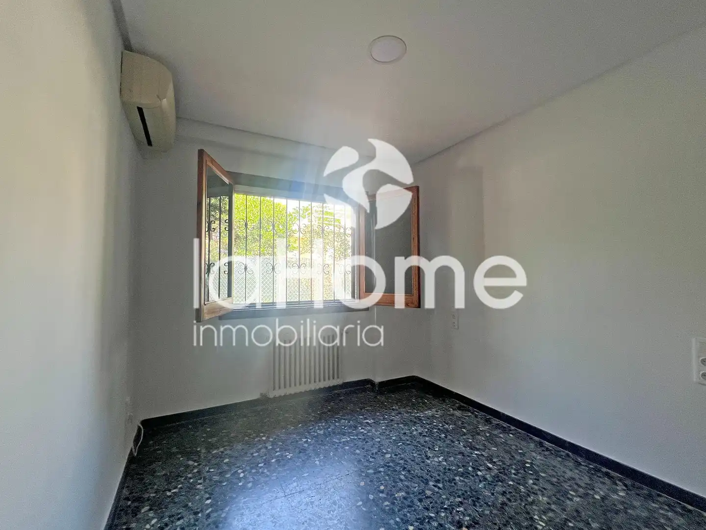 Habitación de Casa o chalet de alquiler en Paterna con Aire acondicionado, Calefacción y Jardín privado