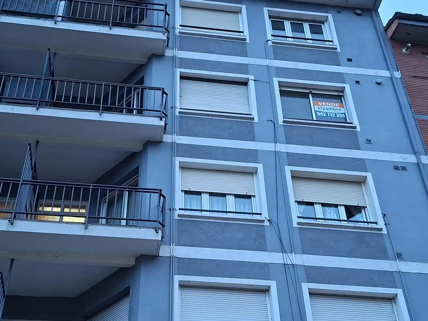 Vista exterior de Pis en venda en Lena amb Terrassa