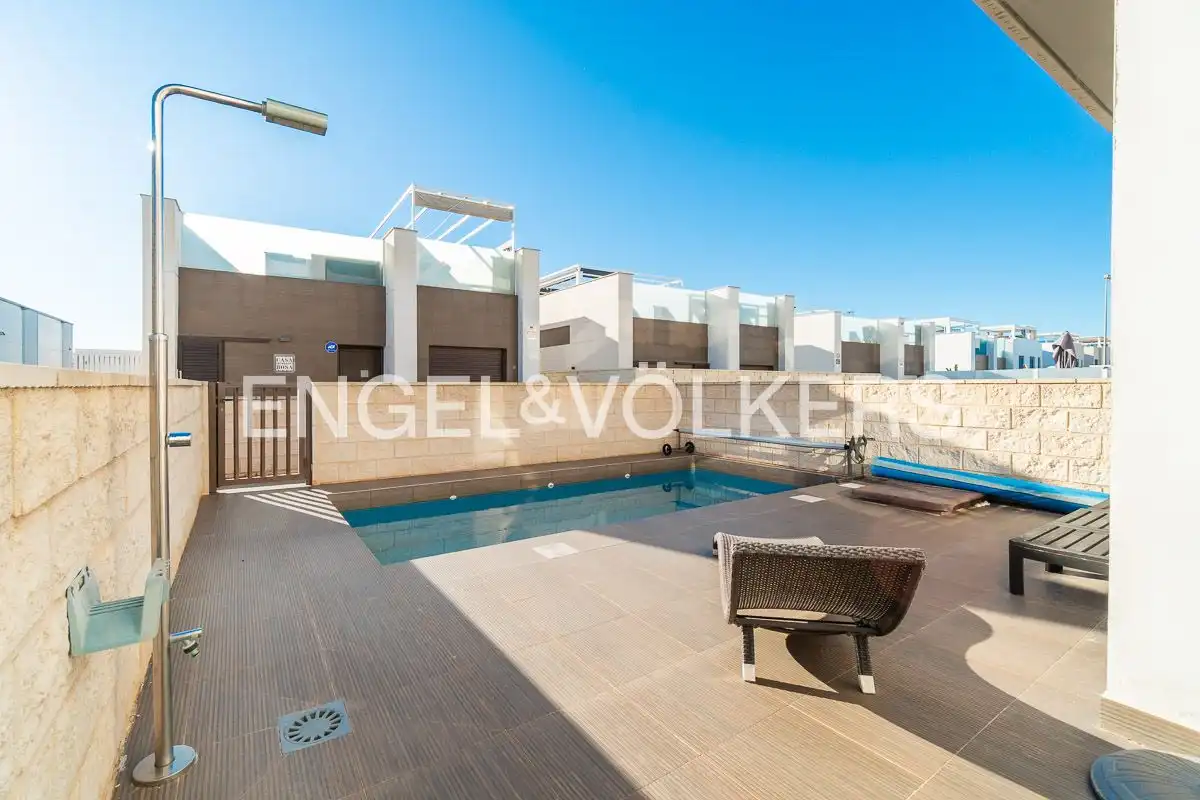 Piscina de Apartament en venda en Rojales amb Aire condicionat, Calefacció i Jardí privat