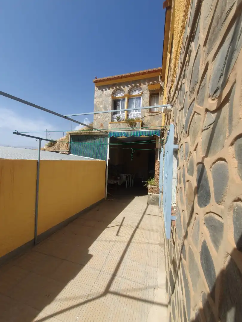 Vista exterior de Casa o xalet en venda en Guadix