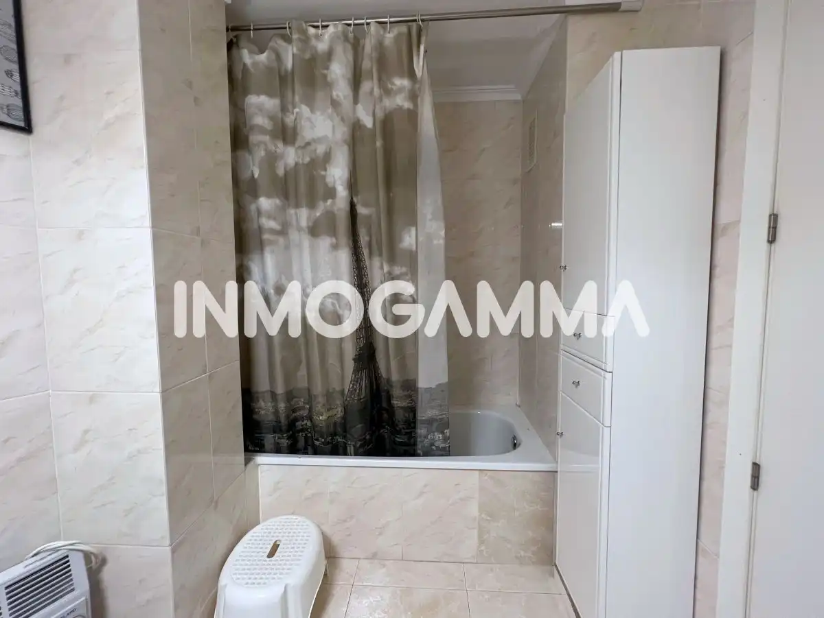 Baño de Piso en venta en Cullera con Aire acondicionado, Calefacción y Terraza