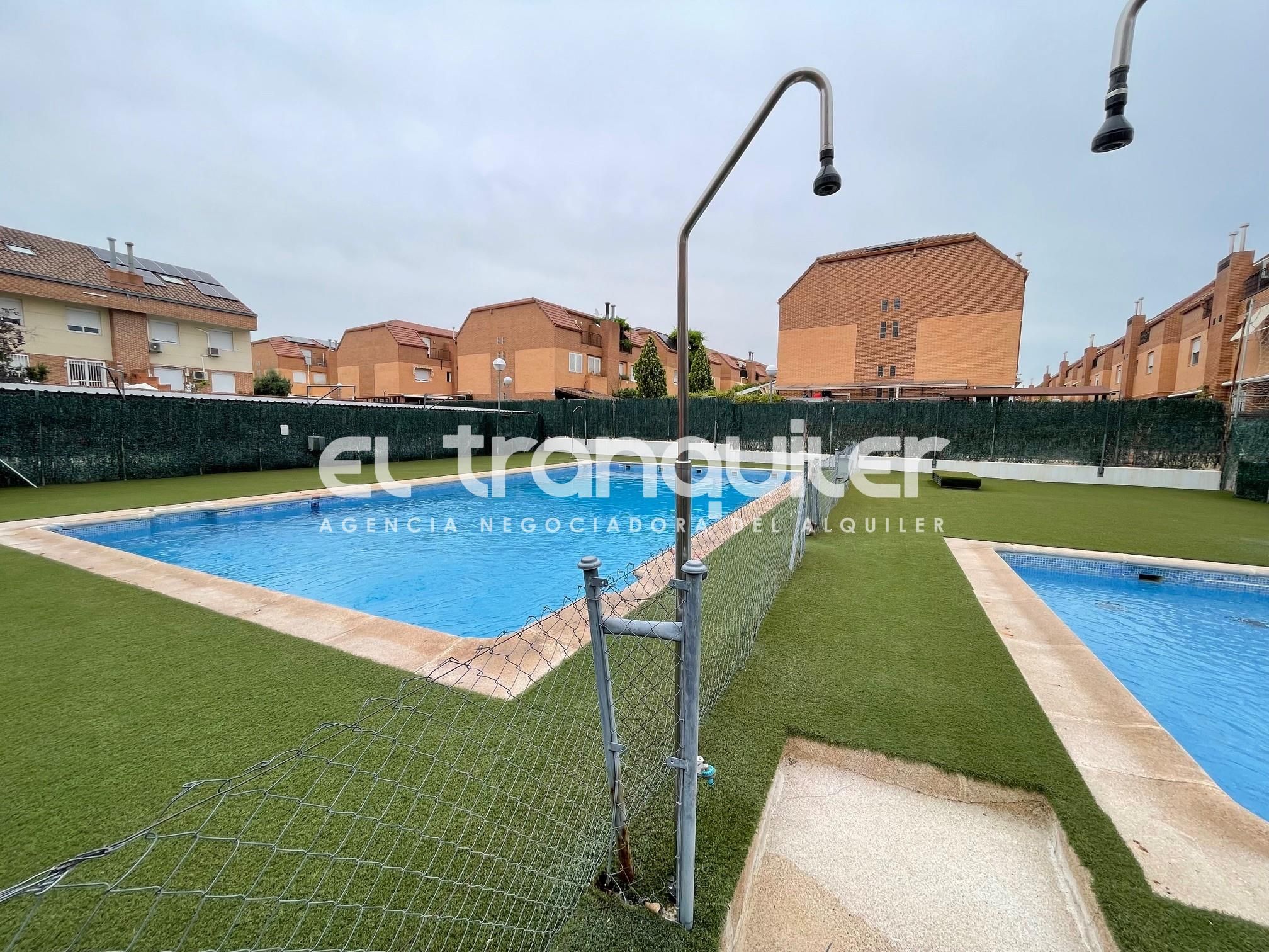 Piscina de Pis de lloguer en Alcalá de Henares amb Aire condicionat, Parquet i Terrassa
