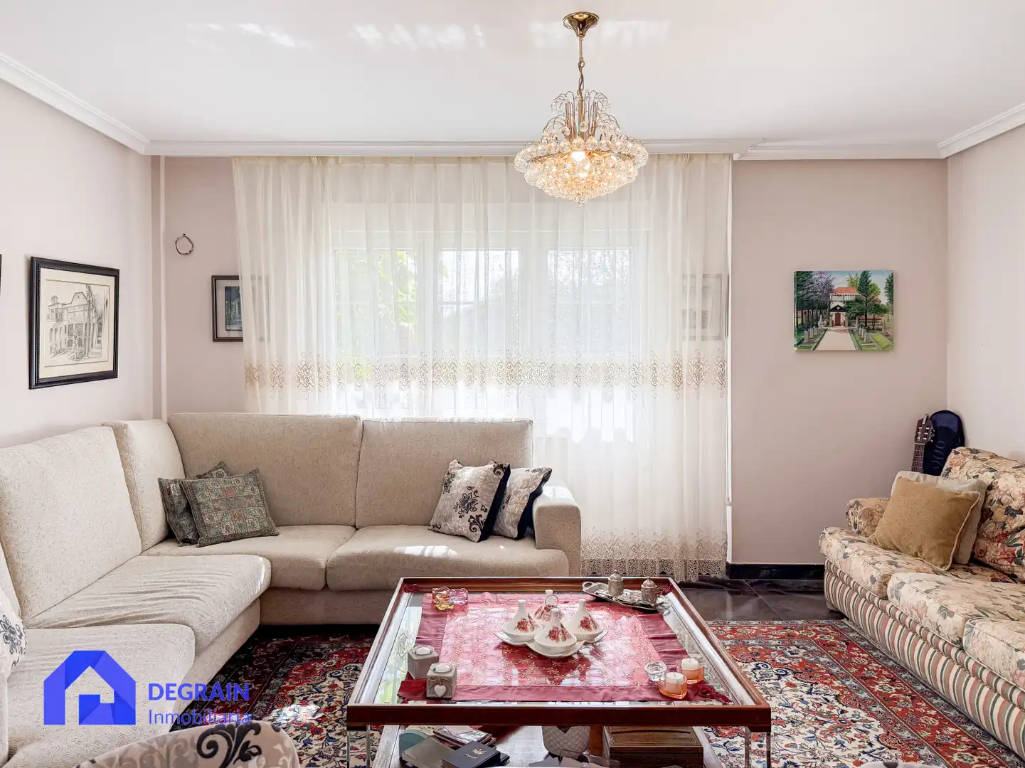 Sala d'estar de Casa o xalet en venda en Noreña amb Calefacció