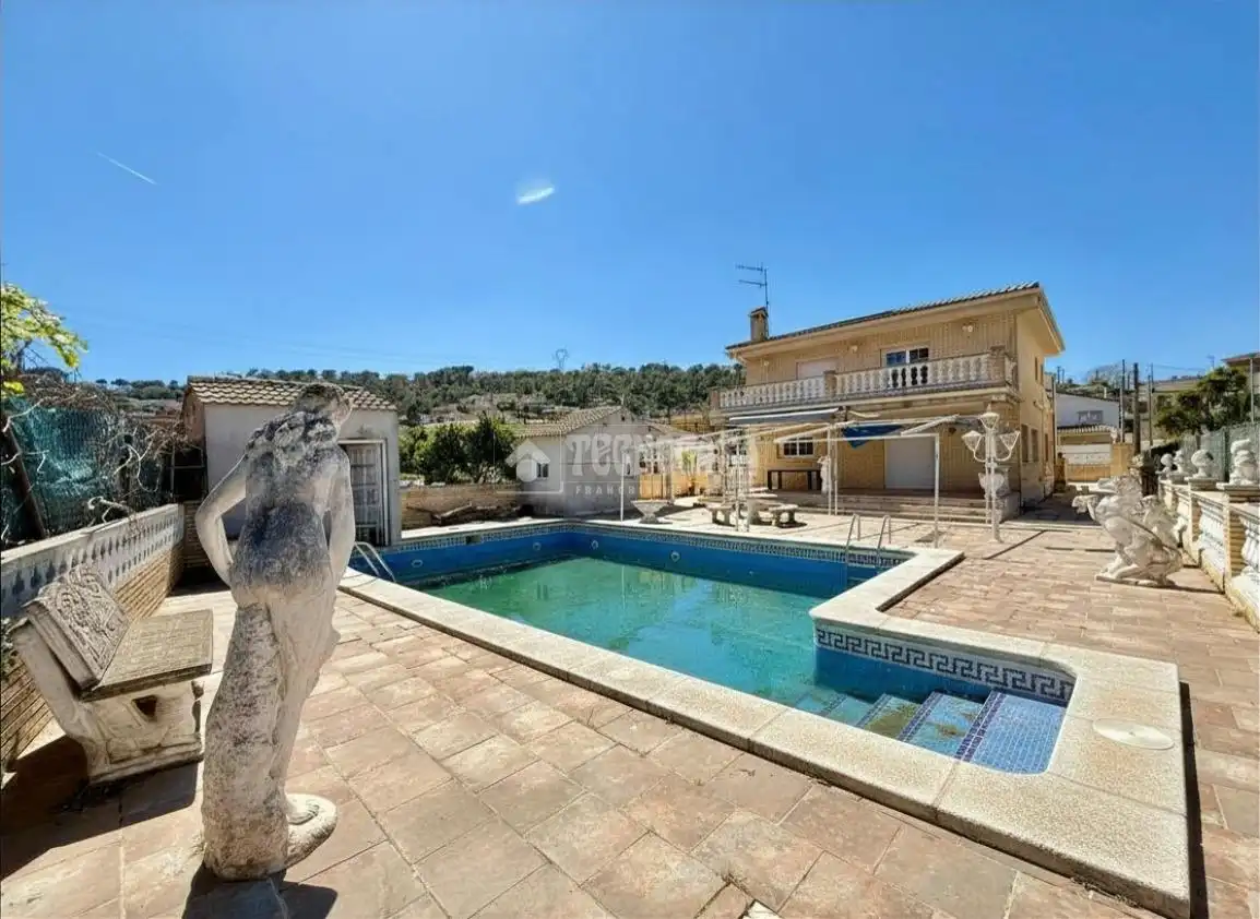 Vista exterior de Casa o chalet en venta en Canyelles con Terraza y Piscina