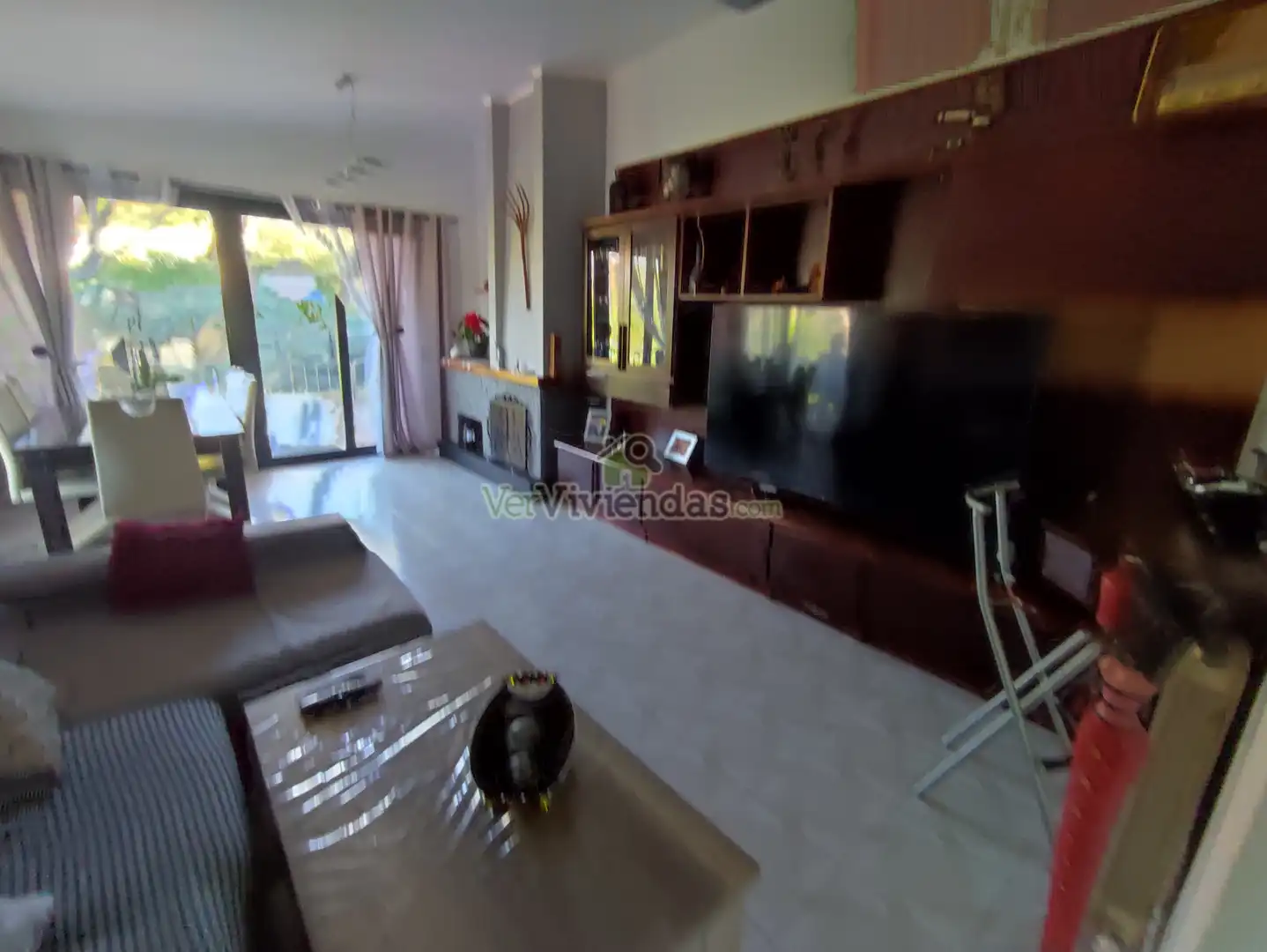 Sala de estar de Casa o chalet en venta en Torrelles de Llobregat con Aire acondicionado, Calefacción y Jardín privado
