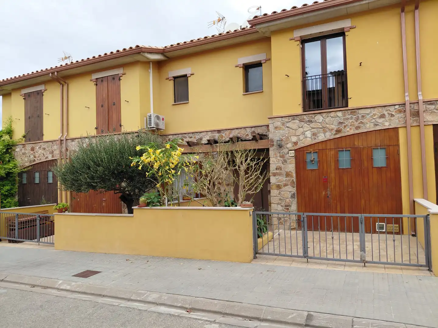 Adossat amb terrassa en venda a Carrer de Can Vinyes 22, imagen 2