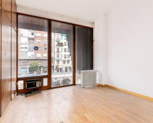 Bedroom of Flat for sale in  Madrid Capital  with Air Conditioner and Heating