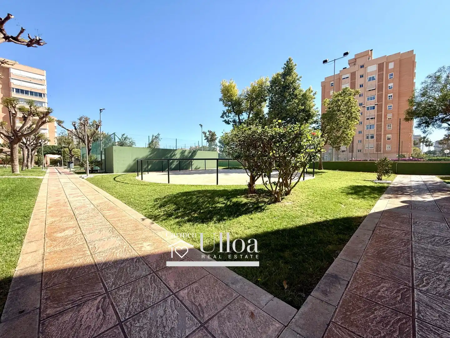 Terraza de Apartamento en venta en Alicante / Alacant con Jardín privado y Piscina comunitaria