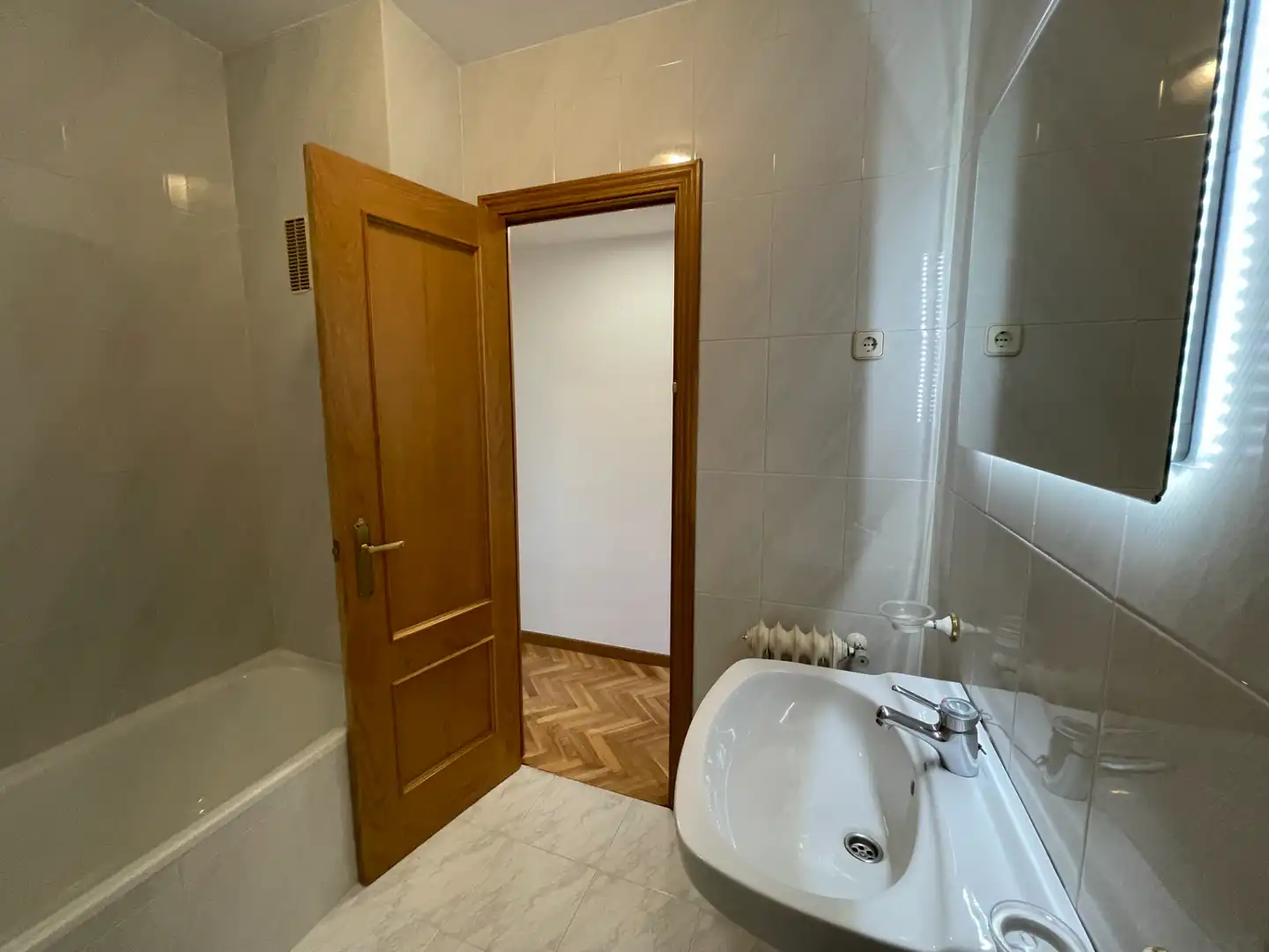 Baño de Casa o chalet de alquiler en San Agustín del Guadalix con Aire acondicionado, Calefacción y Jardín privado
