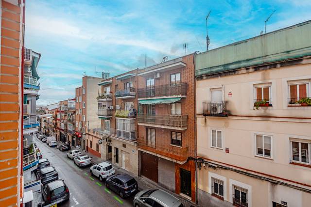 Piso en Venta en Calle de Ferroviarios en Almendrales