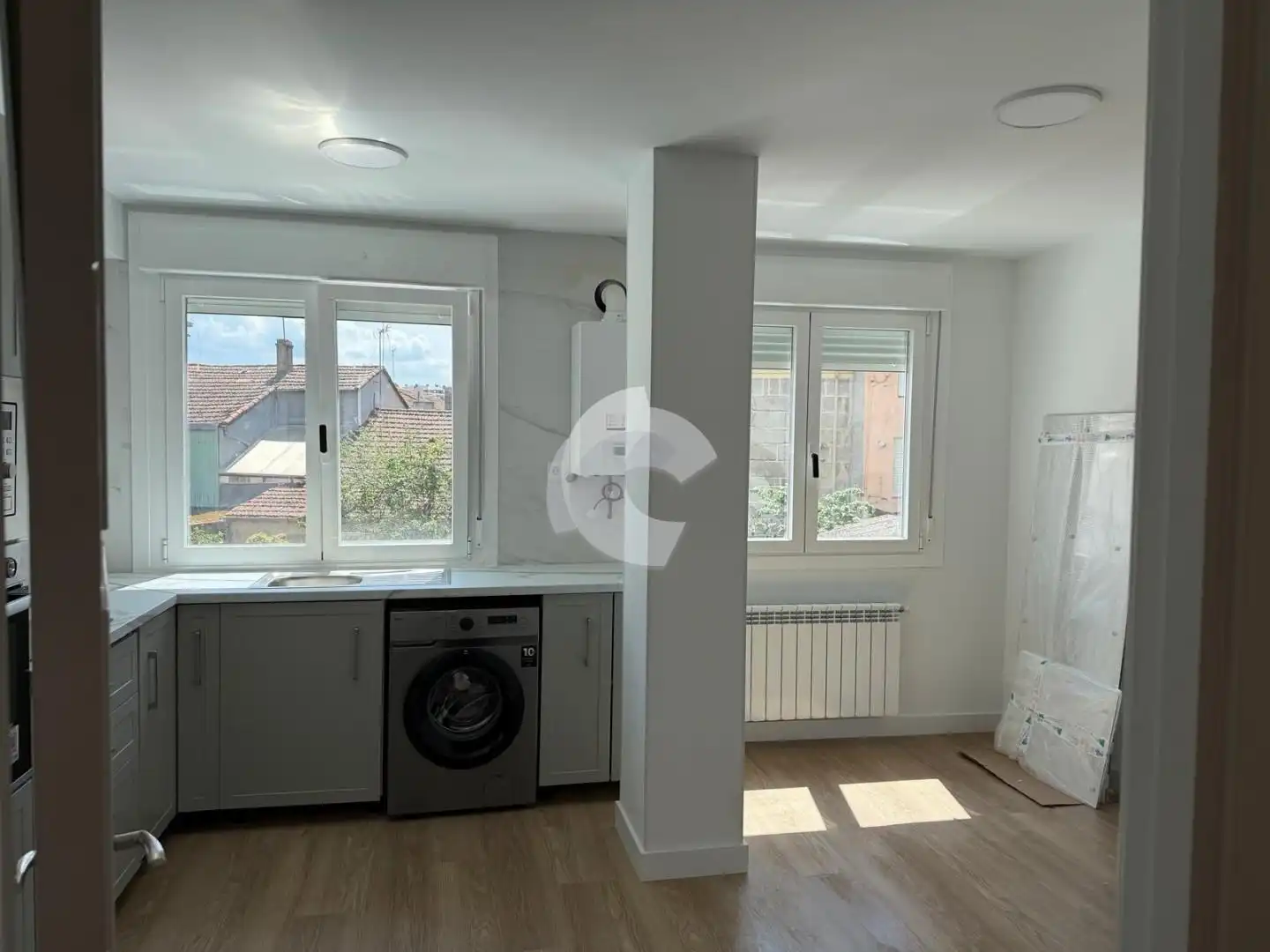 Kitchen of Flat for sale in Ourense Capital   with Heating and Balcony