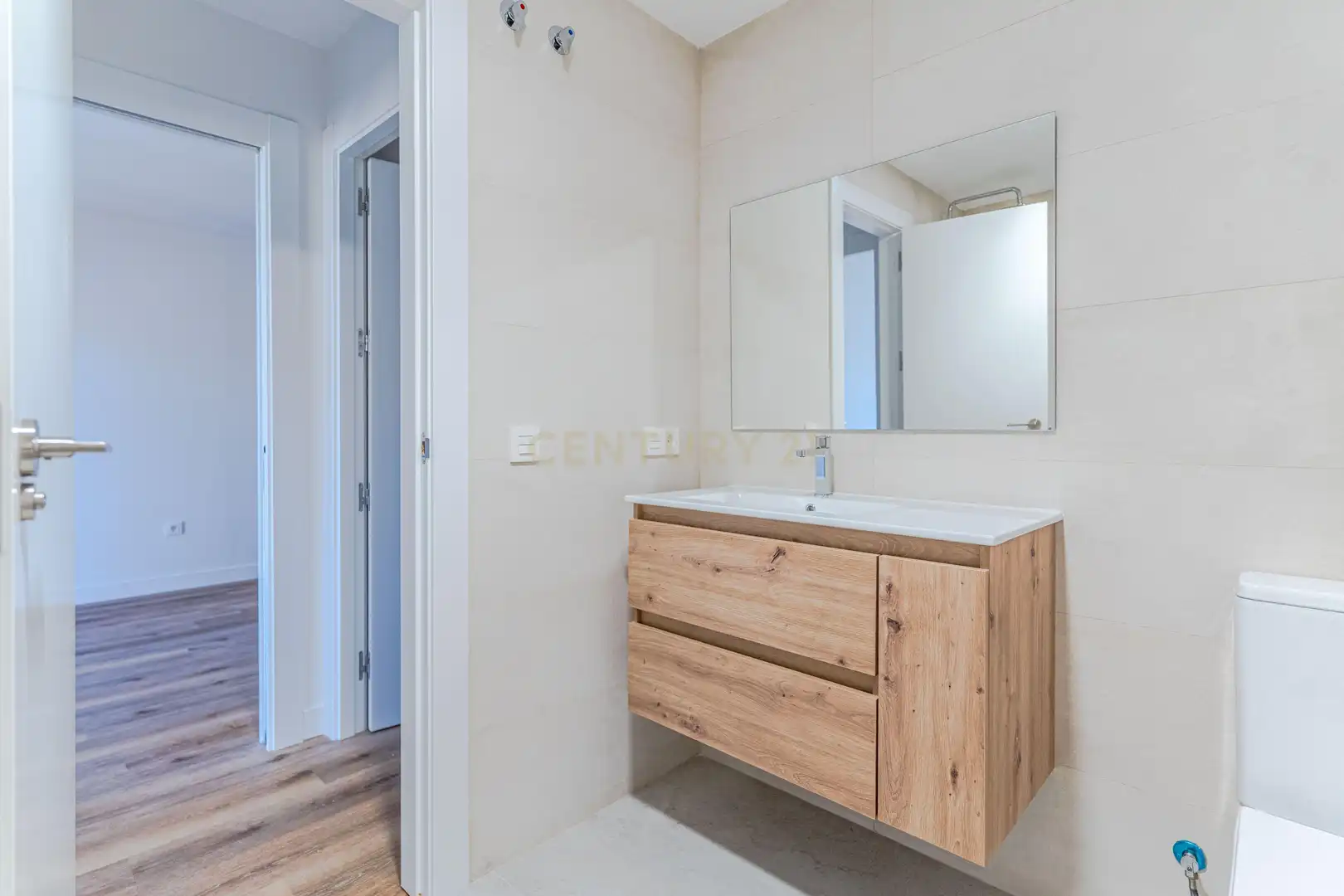 Bathroom of Apartments for sale in Atarfe  with Balcony and Community pool