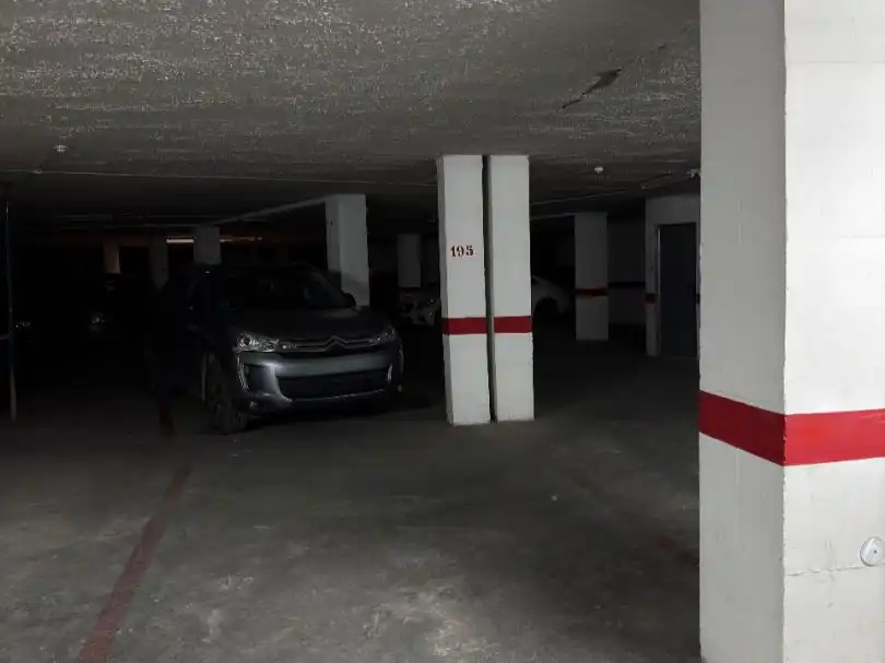 Aparcament de Garatge de lloguer en Parque de la Bombilla  