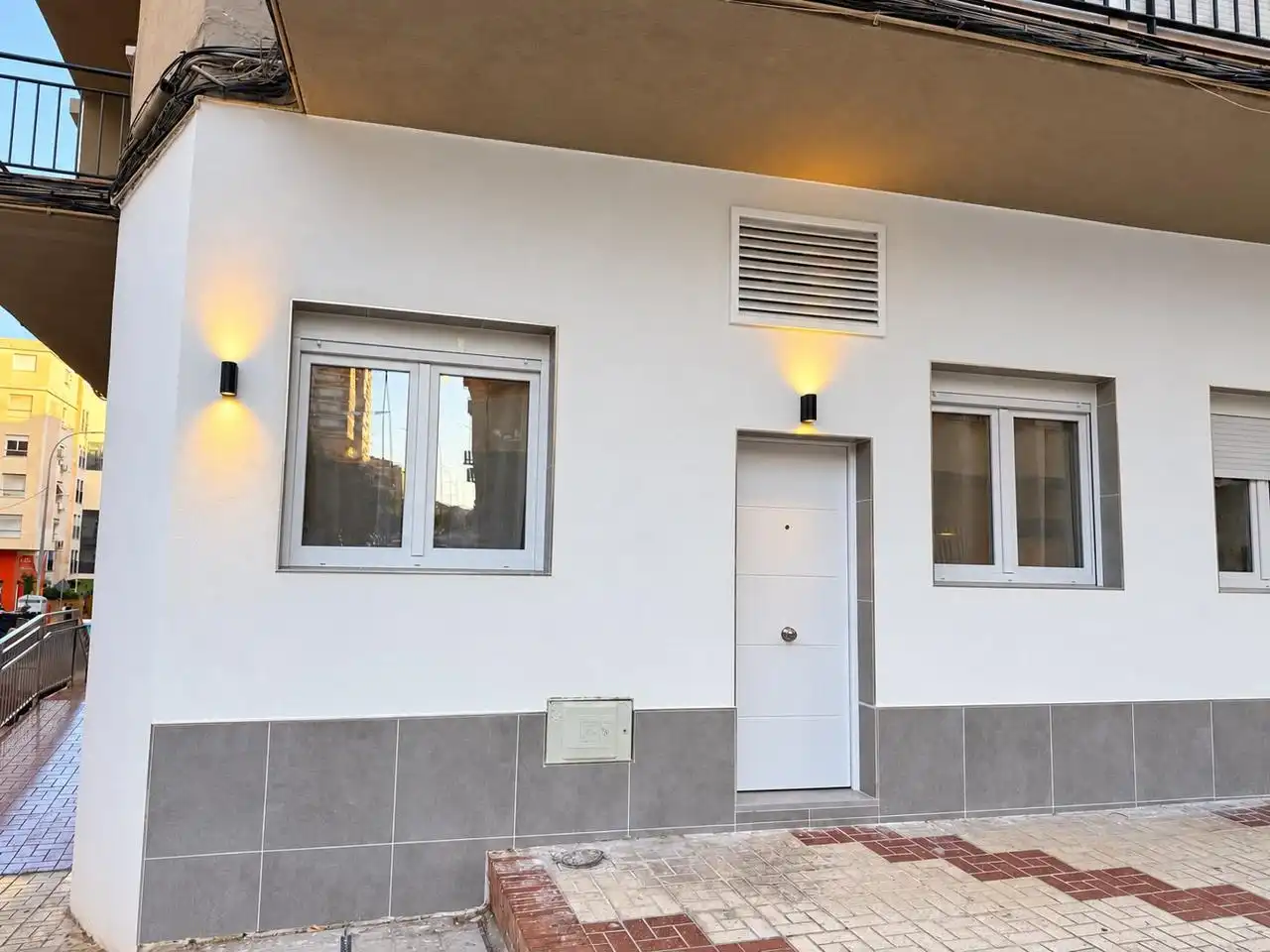 Exterior view of Ground floor for sale in Málaga  with Air Conditioner and Furnished